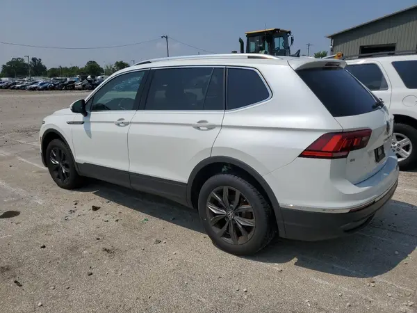 3VV3B7AX3PM040934 2023 VOLKSWAGEN TIGUAN - Image 2