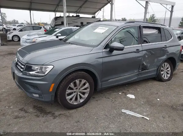 3VV3B7AX4JM005780 2018 VOLKSWAGEN TIGUAN - Image 2