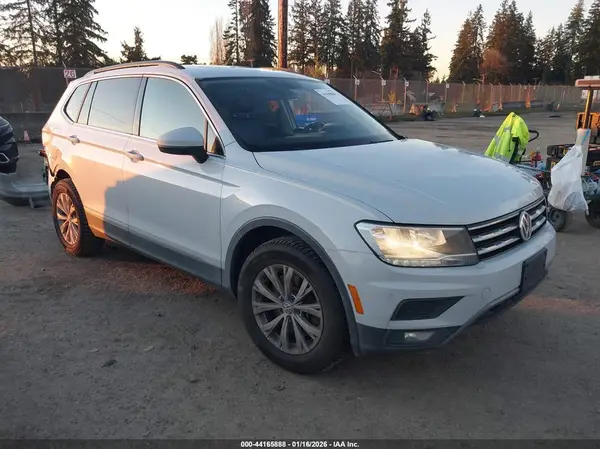 3VV3B7AX4JM008095 2018 VOLKSWAGEN TIGUAN - Image 1