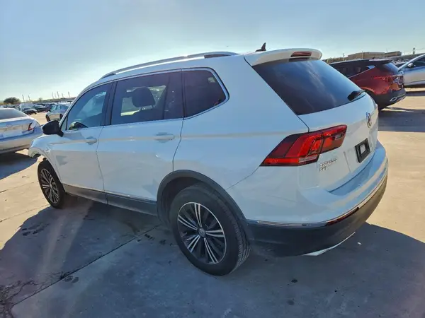 3VV3B7AX4JM013314 2018 VOLKSWAGEN TIGUAN - Image 2