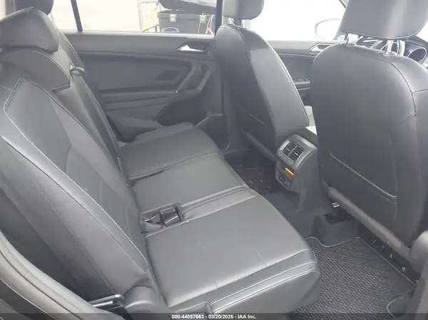 3VV3B7AX4JM017704 2018 VOLKSWAGEN TIGUAN - Image 8