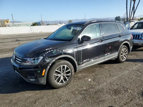 3VV3B7AX4JM020652 2018 VOLKSWAGEN TIGUAN - Image 1