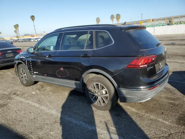 3VV3B7AX4JM020652 2018 VOLKSWAGEN TIGUAN - Image 2