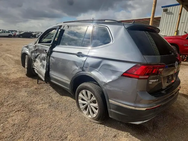 3VV3B7AX4JM020683 2018 VOLKSWAGEN TIGUAN - Image 2