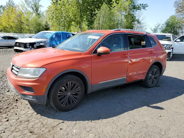 3VV3B7AX4JM020893 2018 VOLKSWAGEN TIGUAN - Image 1