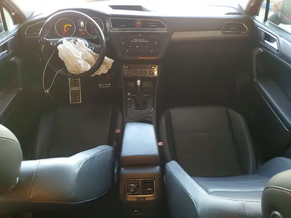 3VV3B7AX4JM021011 2018 VOLKSWAGEN TIGUAN - Image 8