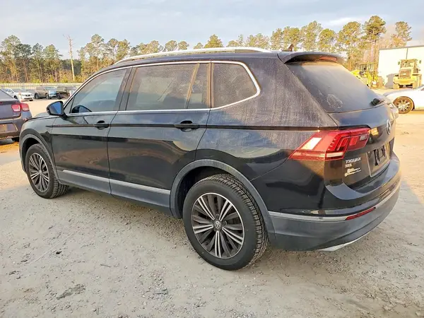 3VV3B7AX4JM021042 2018 VOLKSWAGEN TIGUAN - Image 2