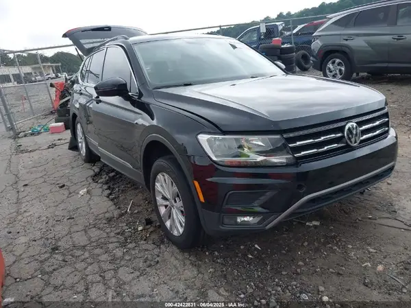 3VV3B7AX4JM022644 2018 VOLKSWAGEN TIGUAN - Image 1