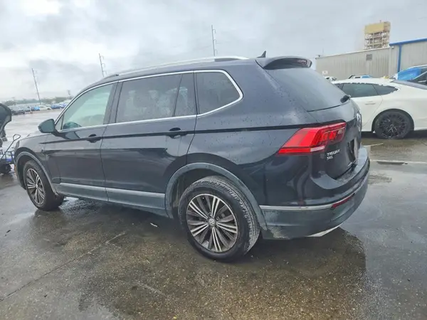3VV3B7AX4JM023700 2018 VOLKSWAGEN TIGUAN - Image 2