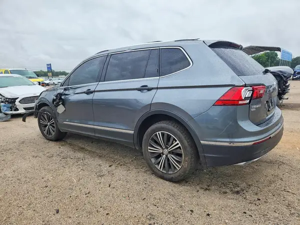 3VV3B7AX4JM024877 2018 VOLKSWAGEN TIGUAN - Image 2