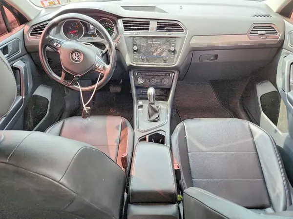 3VV3B7AX4JM025642 2018 VOLKSWAGEN TIGUAN - Image 8
