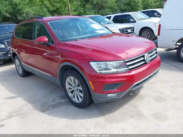 3VV3B7AX4JM027472 2018 VOLKSWAGEN TIGUAN - Image 1