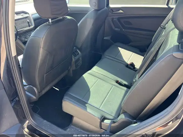 3VV3B7AX4JM038200 2018 VOLKSWAGEN TIGUAN - Image 8