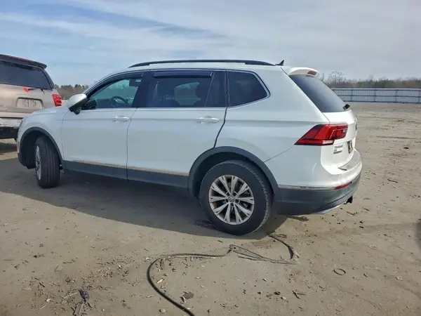 3VV3B7AX4JM042196 2018 VOLKSWAGEN TIGUAN - Image 2