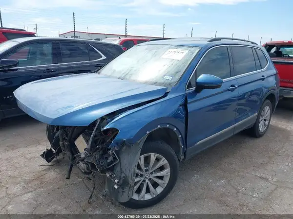 3VV3B7AX4JM047995 2018 VOLKSWAGEN TIGUAN - Image 2