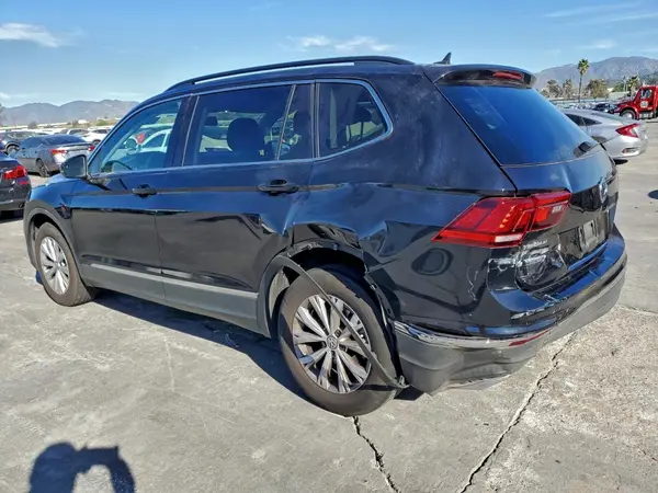 3VV3B7AX4JM053747 2018 VOLKSWAGEN TIGUAN - Image 2