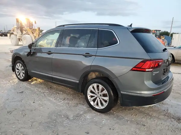 3VV3B7AX4JM054512 2018 VOLKSWAGEN TIGUAN - Image 2