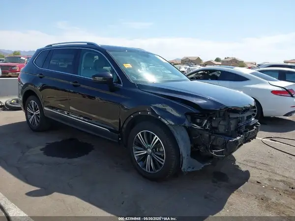 3VV3B7AX4JM056650 2018 VOLKSWAGEN TIGUAN - Image 1