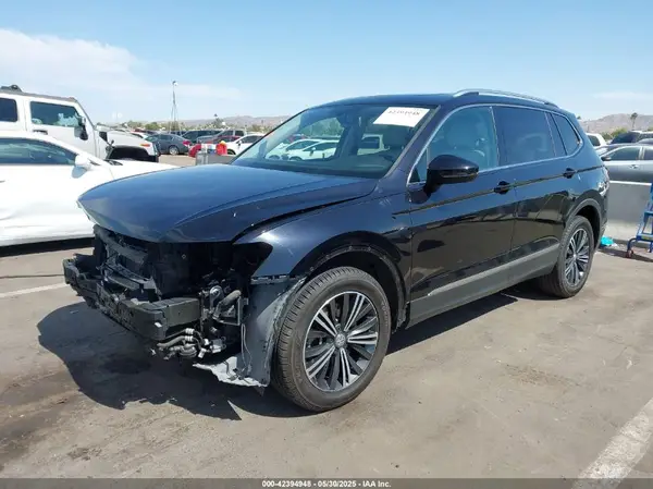 3VV3B7AX4JM056650 2018 VOLKSWAGEN TIGUAN - Image 2
