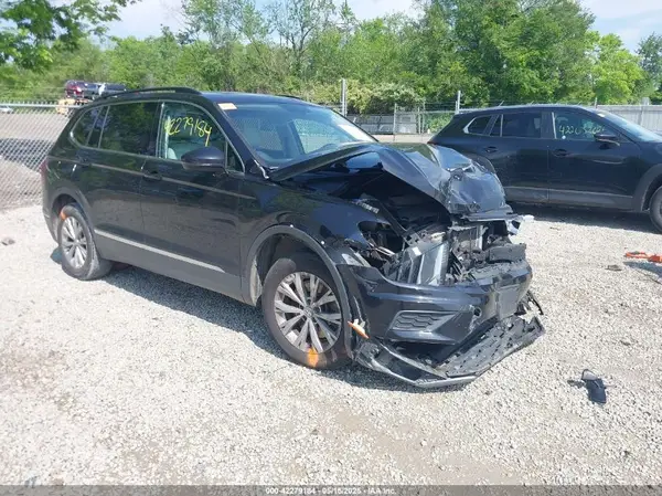 3VV3B7AX4JM073500 2018 VOLKSWAGEN TIGUAN - Image 1