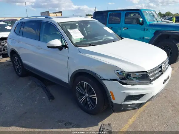 3VV3B7AX4JM073965 2018 VOLKSWAGEN TIGUAN - Image 1
