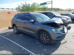 3VV3B7AX4JM077921 2018 VOLKSWAGEN TIGUAN
