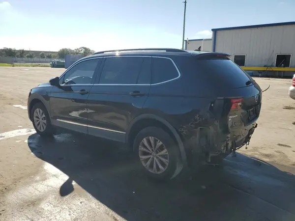 3VV3B7AX4JM079894 2018 VOLKSWAGEN TIGUAN - Image 2