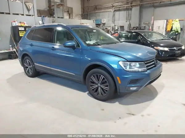 3VV3B7AX4JM084139 2018 VOLKSWAGEN TIGUAN - Image 1