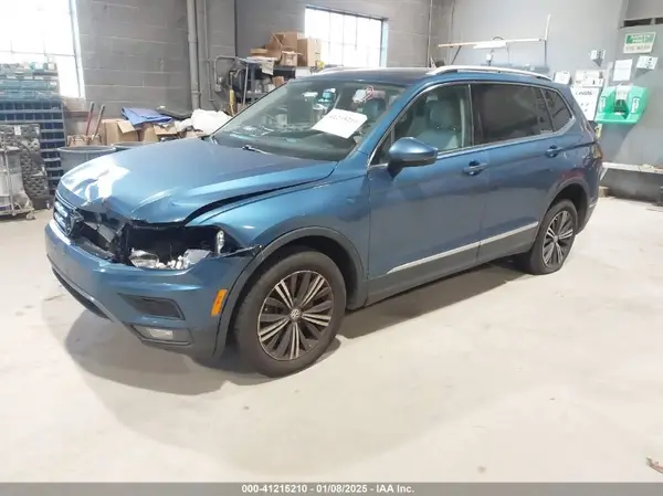 3VV3B7AX4JM084139 2018 VOLKSWAGEN TIGUAN - Image 2