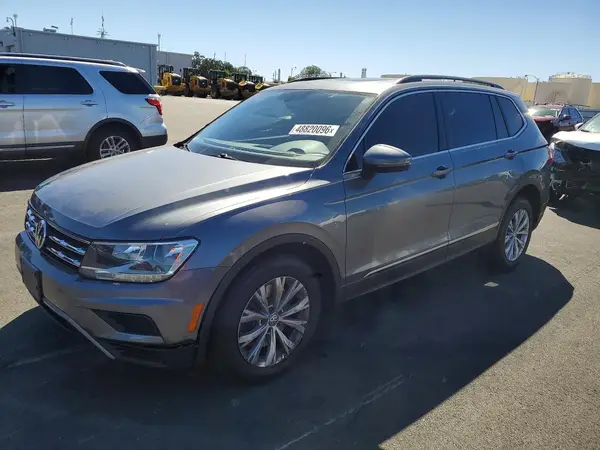 3VV3B7AX4JM088725 2018 VOLKSWAGEN TIGUAN - Image 1
