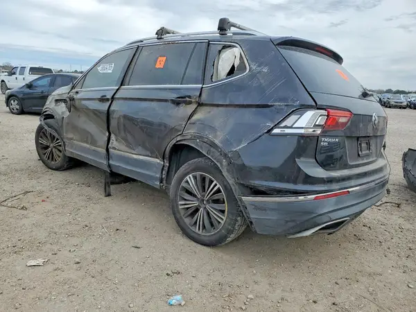 3VV3B7AX4JM089633 2018 VOLKSWAGEN TIGUAN - Image 2