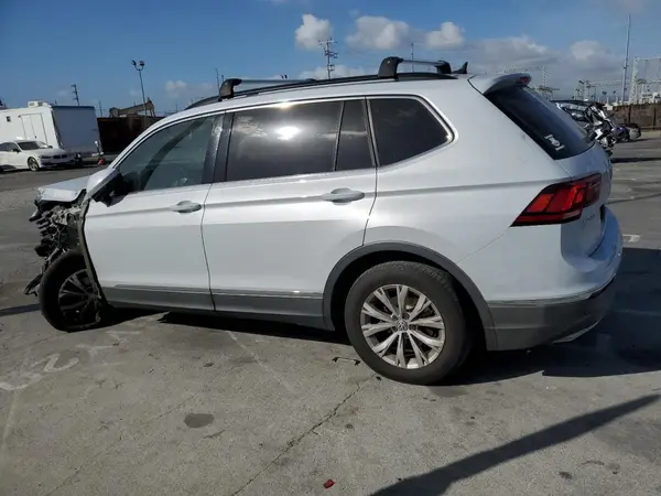 3VV3B7AX4JM091429 2018 VOLKSWAGEN TIGUAN - Image 2