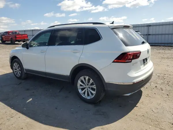 3VV3B7AX4JM104227 2018 VOLKSWAGEN TIGUAN - Image 2