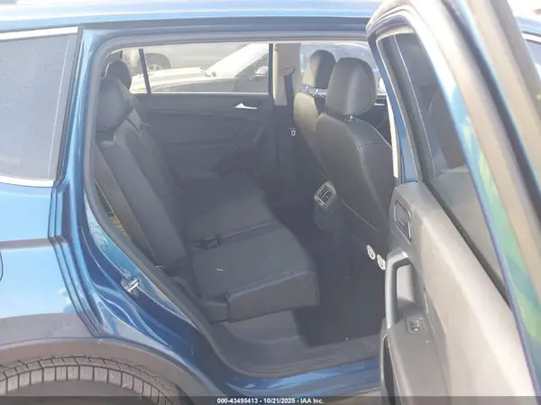 3VV3B7AX4JM105622 2018 VOLKSWAGEN TIGUAN - Image 8