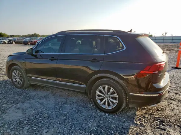 3VV3B7AX4JM106589 2018 VOLKSWAGEN TIGUAN - Image 2