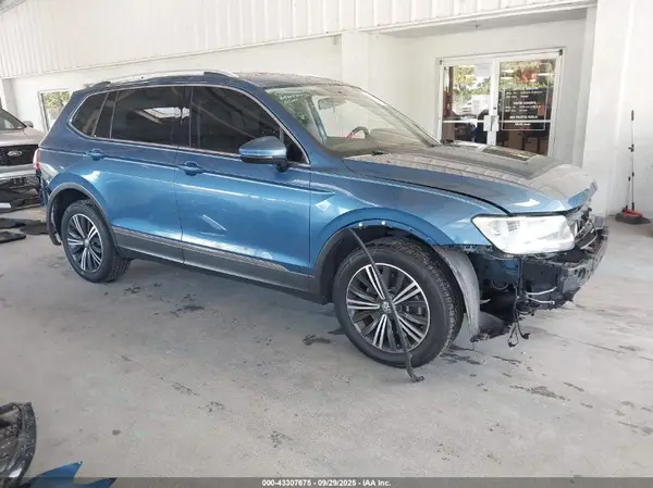 3VV3B7AX4JM109914 2018 VOLKSWAGEN TIGUAN - Image 1