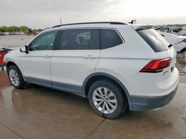 3VV3B7AX4JM153363 2018 VOLKSWAGEN TIGUAN - Image 2