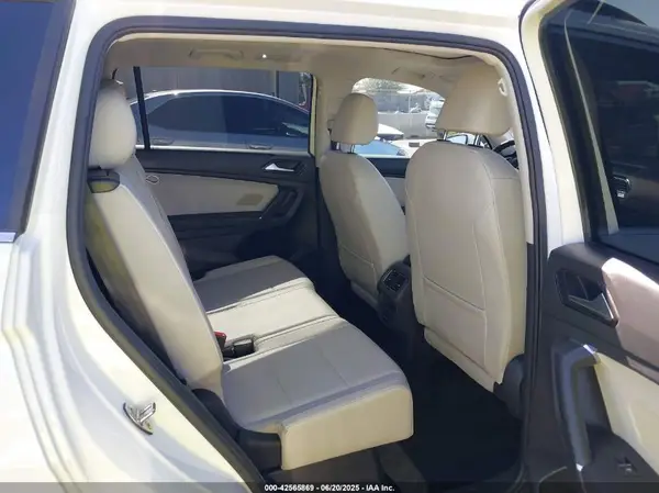 3VV3B7AX4JM156909 2018 VOLKSWAGEN TIGUAN - Image 8