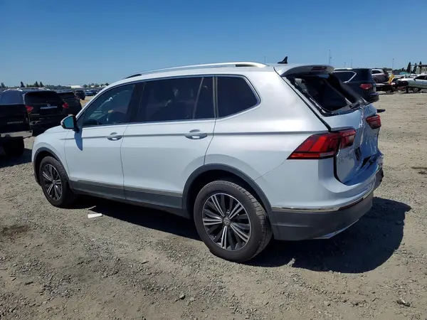 3VV3B7AX4JM194138 2018 VOLKSWAGEN TIGUAN - Image 2