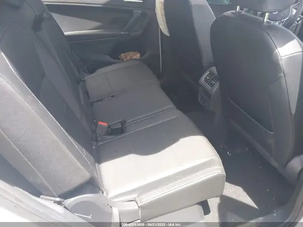 3VV3B7AX4JM201878 2018 VOLKSWAGEN TIGUAN - Image 8