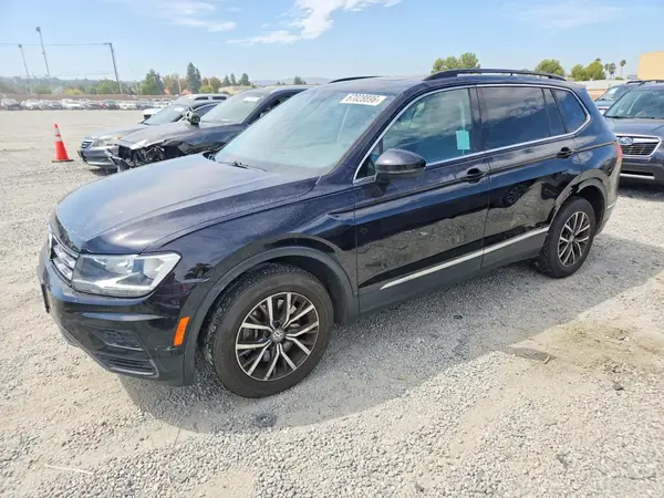 3VV3B7AX4JM207244 2018 VOLKSWAGEN TIGUAN - Image 1