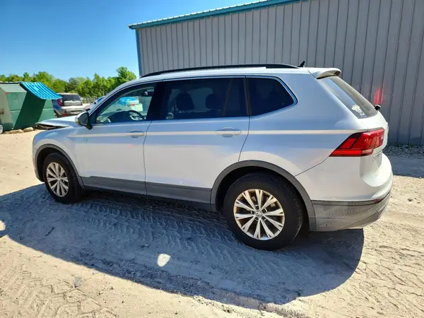 3VV3B7AX4KM023049 2019 VOLKSWAGEN TIGUAN - Image 2