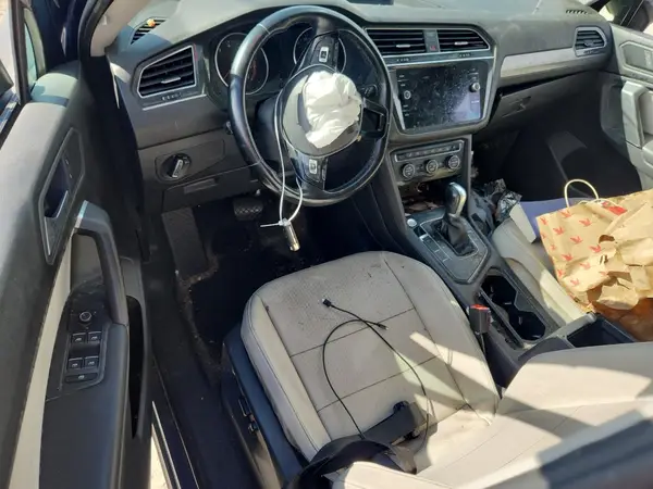 3VV3B7AX4KM043950 2019 VOLKSWAGEN TIGUAN - Image 8