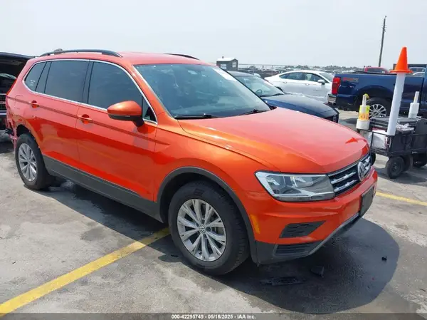 3VV3B7AX4KM045617 2019 VOLKSWAGEN TIGUAN - Image 1