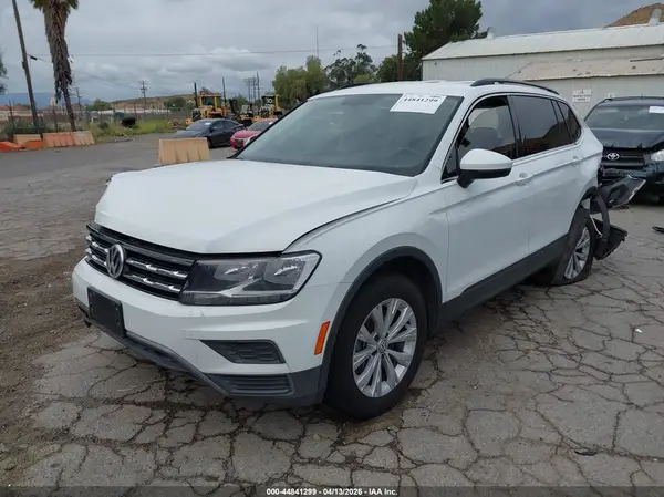 3VV3B7AX4KM049084 2019 VOLKSWAGEN TIGUAN - Image 2