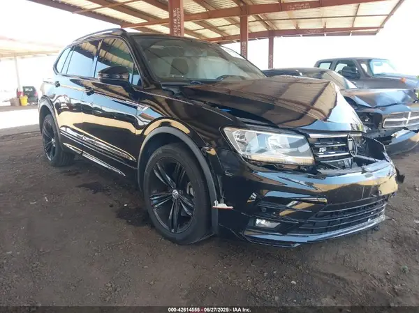 3VV3B7AX4KM105881 2019 VOLKSWAGEN TIGUAN - Image 1