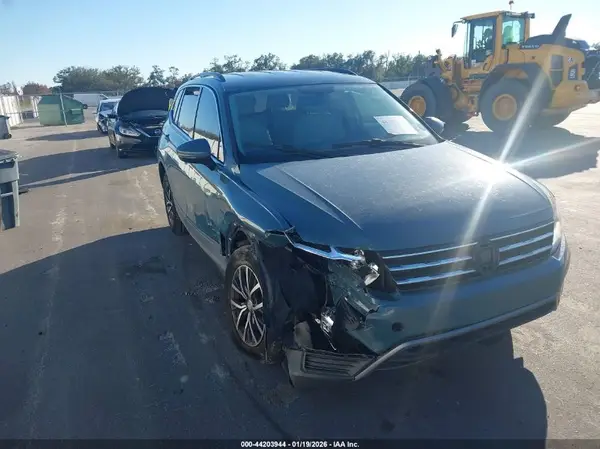 3VV3B7AX4KM123782 2019 VOLKSWAGEN TIGUAN - Image 1
