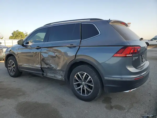 3VV3B7AX4LM067201 2020 VOLKSWAGEN TIGUAN - Image 2