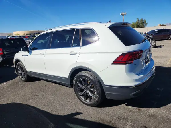 3VV3B7AX4NM108218 2022 VOLKSWAGEN TIGUAN - Image 2
