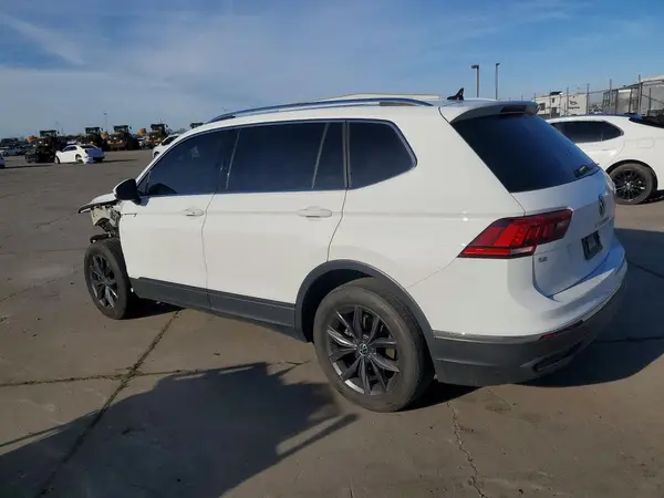 3VV3B7AX4NM166152 2022 VOLKSWAGEN TIGUAN - Image 2